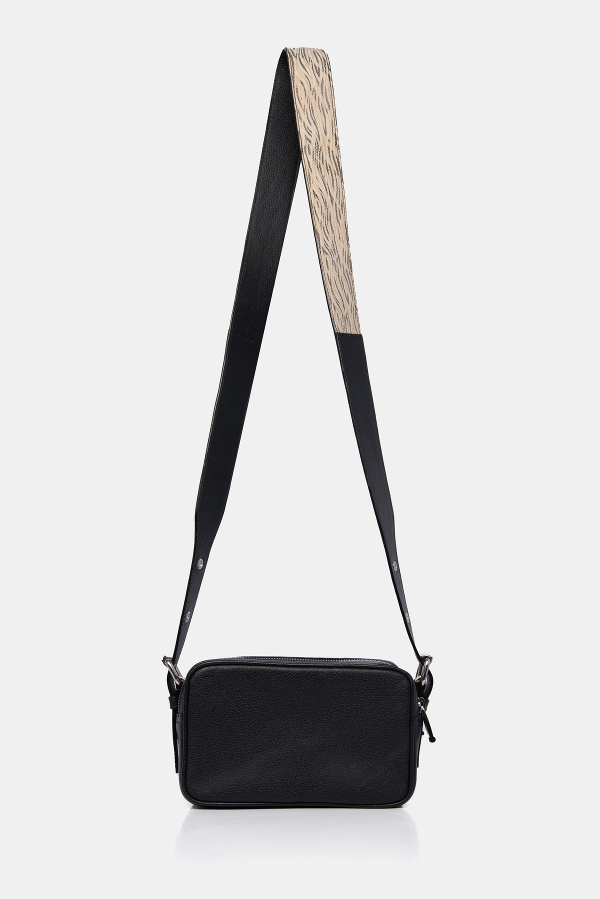 Vista trasera de bolso crossbody FARKASH animal print correa ajustable 