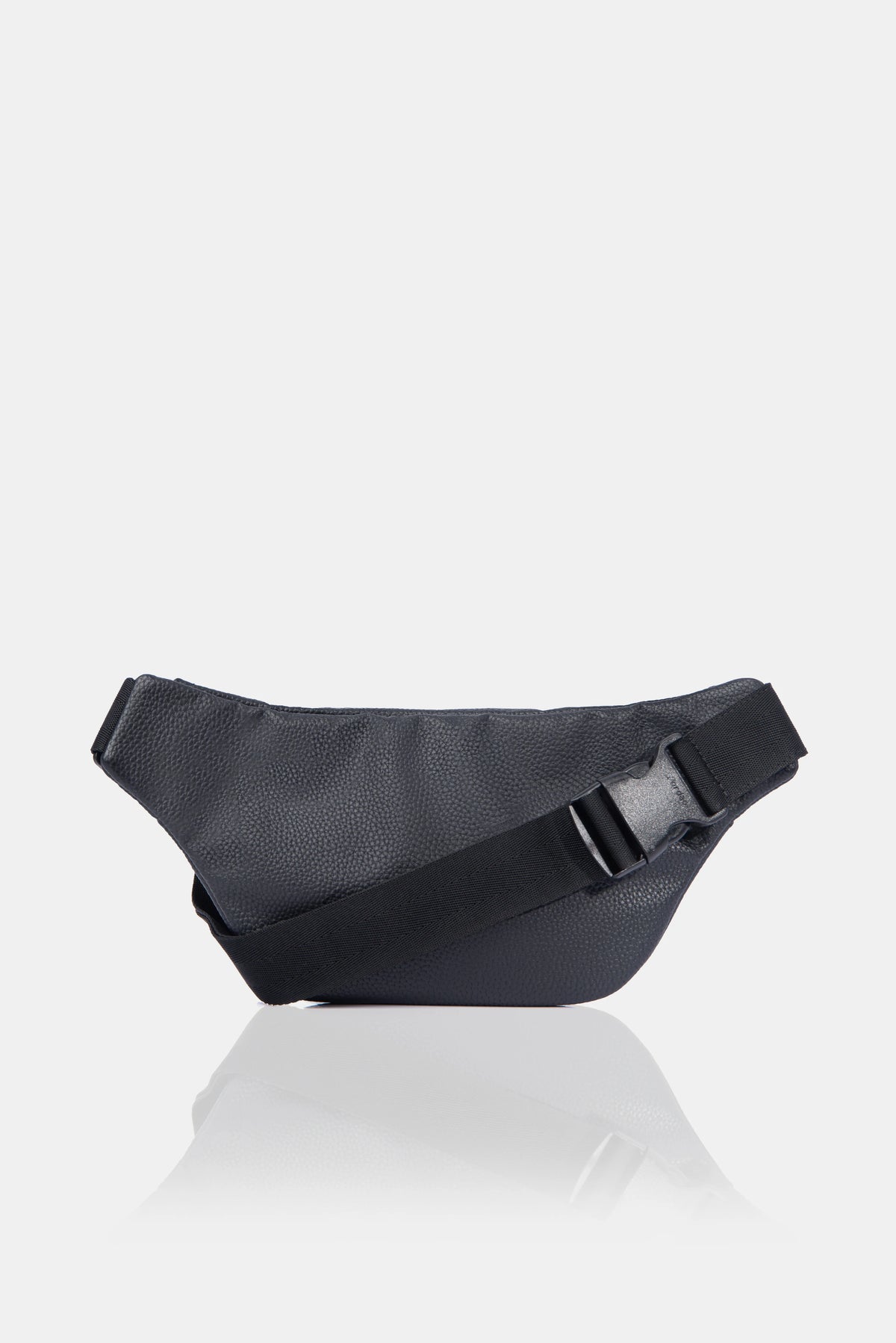 Bolso riñonera unisex negro con correa ajustable vista posterior 